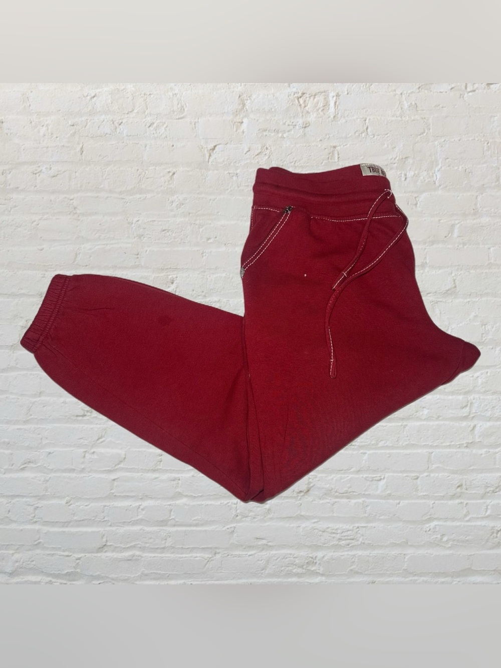 True Religion Deep Red Big T Jogger Sweatpants w/ Pockets in Men’s Size Medium